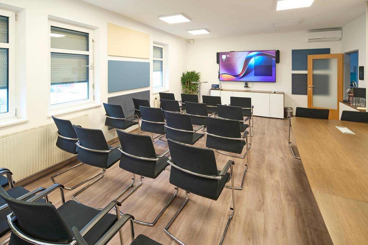 Modern office, free parking spaces