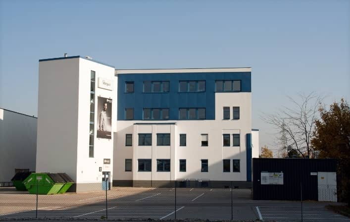 Apartment with very good transport connections