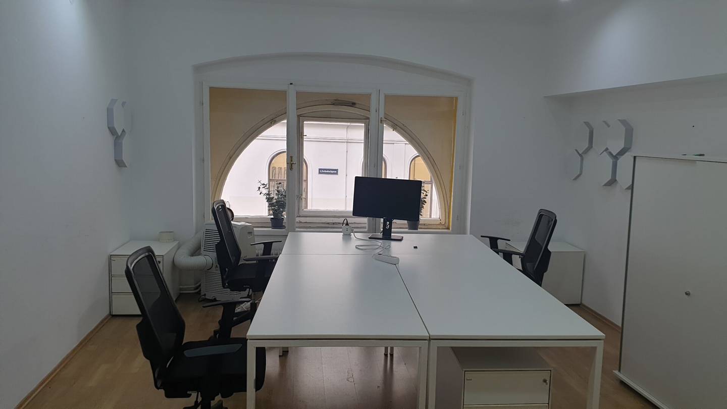 Büro mit 3 Arbeitsplätzen in Bürogemeinschaft nahe Karlsplatz, Wien