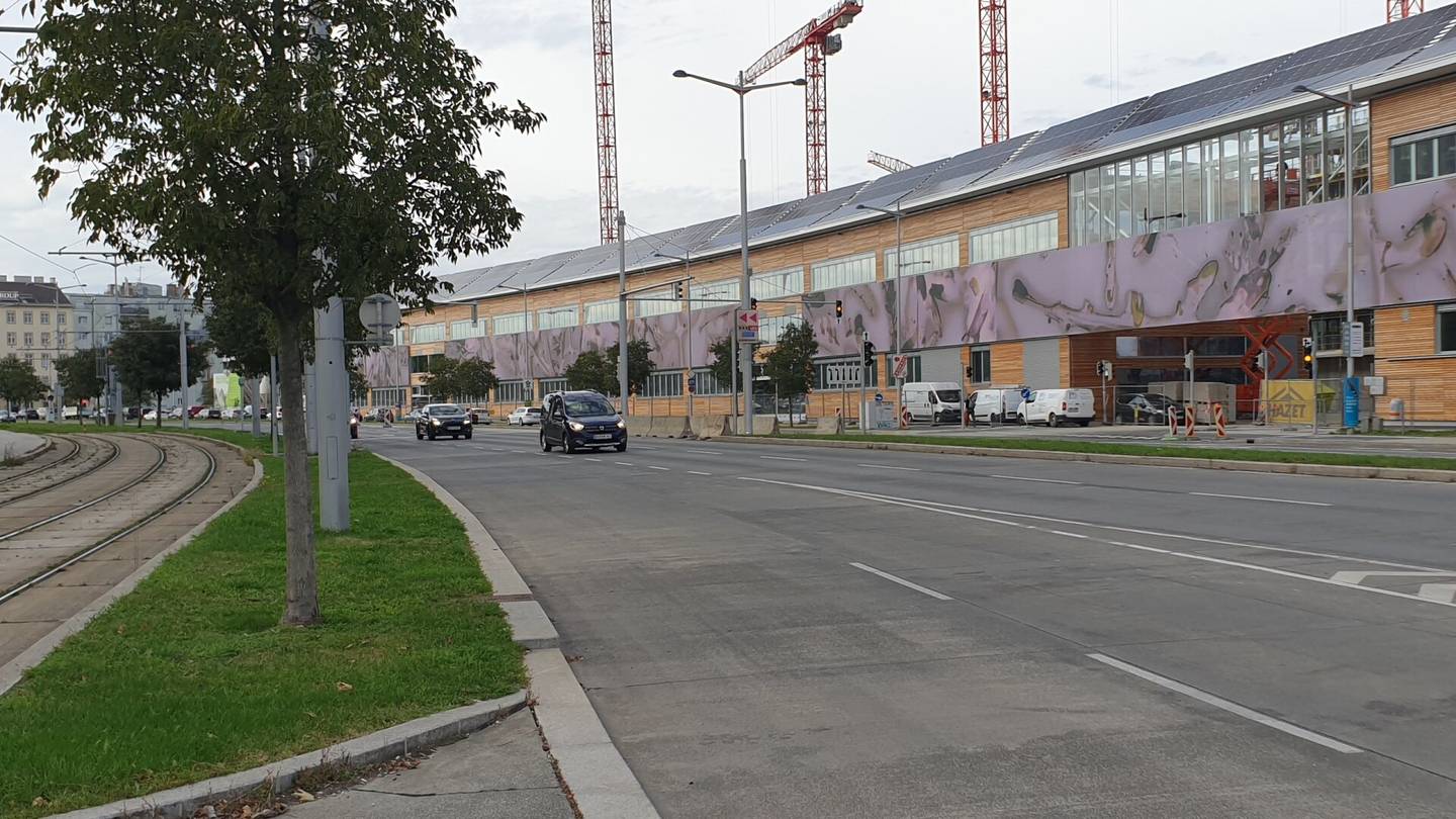 Commercial space, also suitable for showroom, fitness, dance, storage, office and warehouse use
