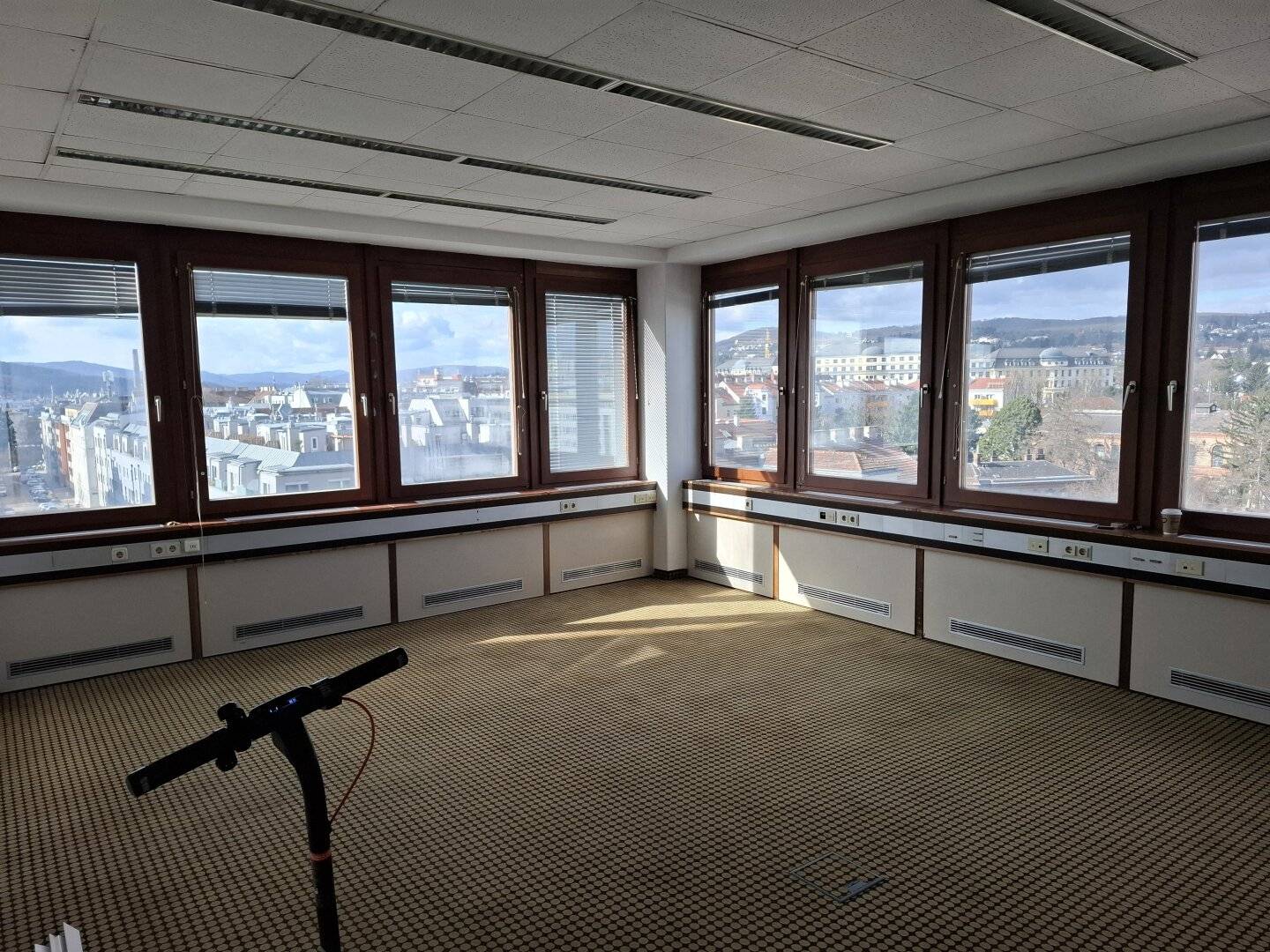 Office space on the 7th floor, elevator, nice view