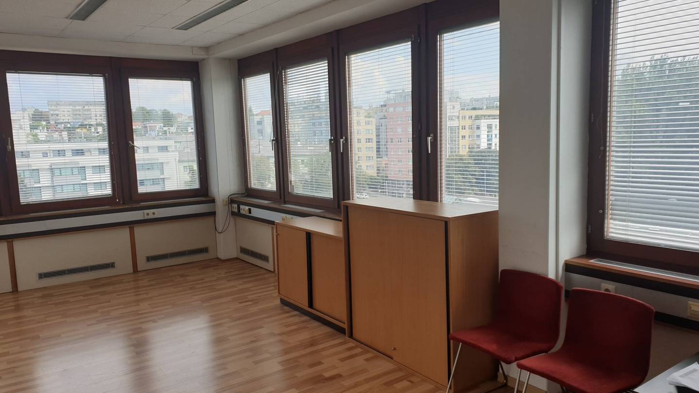 Büroraum im 6.OG, Lift, schöne Aussicht!