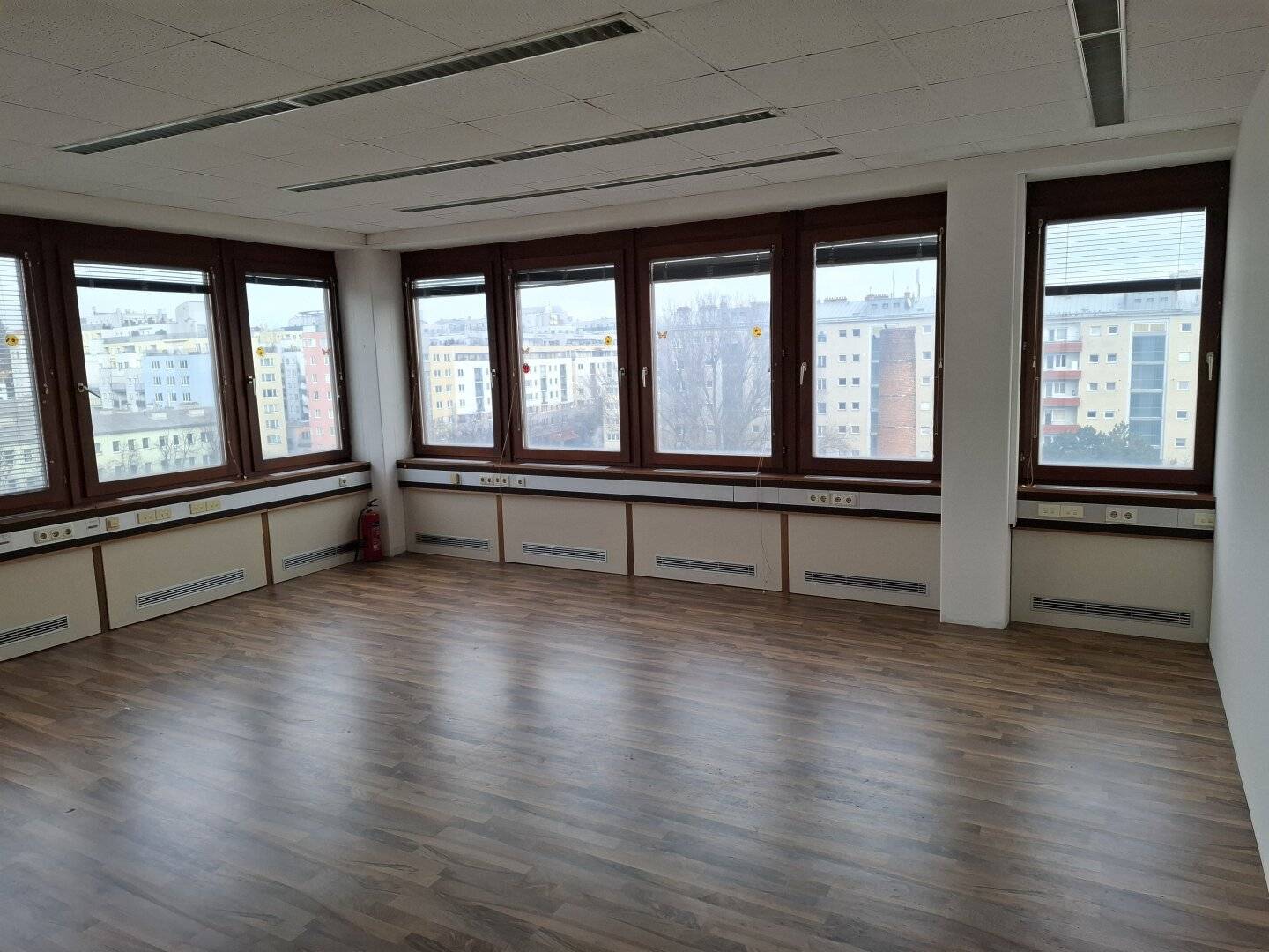 Office space on the 7th floor, elevator, nice view