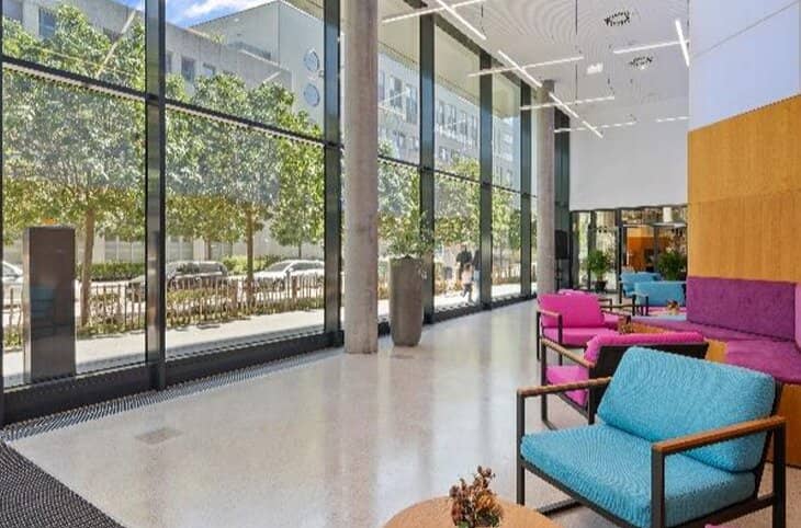 nice bright office in a modern office building near U3-Station Kardinal-Nagl-Platz?**Note**: Remove question marks in final output
