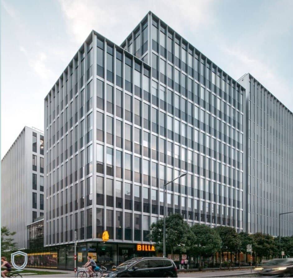 Helles Büro im DGNB-Platinhaus nahe U3 Kardinal-Nagl-Platz in Wien