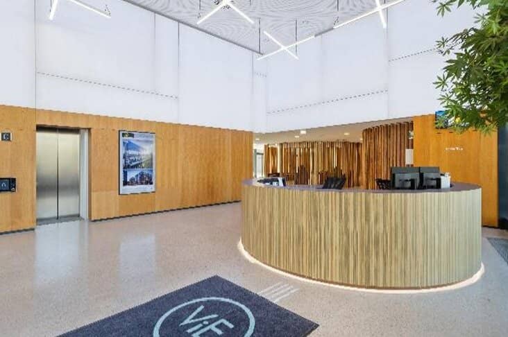 nice bright office in a modern office building near U3-Station Kardinal-Nagl-Platz?**Note**: Remove question marks in final output
