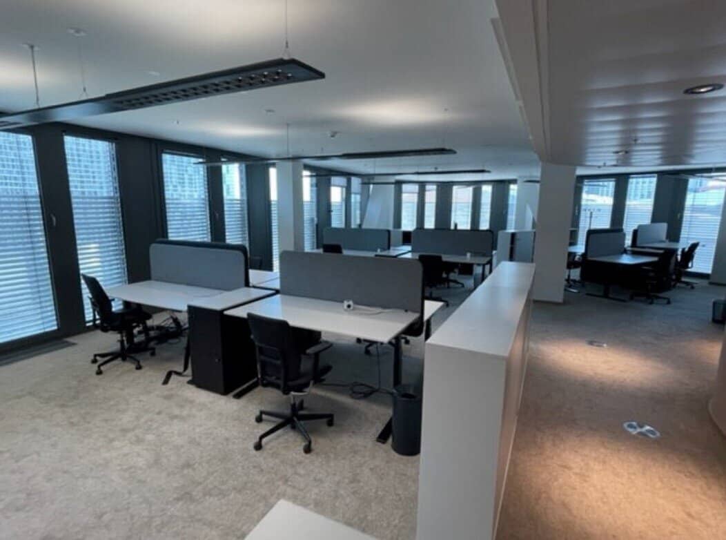 Approximately 720 m² office space in an office tower directly at Vienna Central Station, fully furnished, beautiful view
