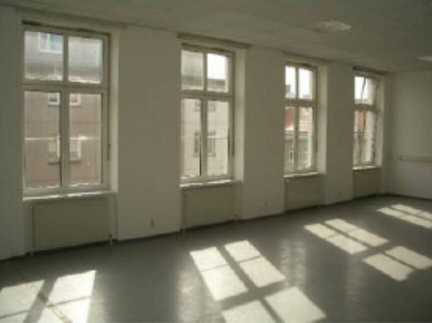 Helle Bürofläche beim Reumannplatz, U1 - ca. 275 m², 7 Räume