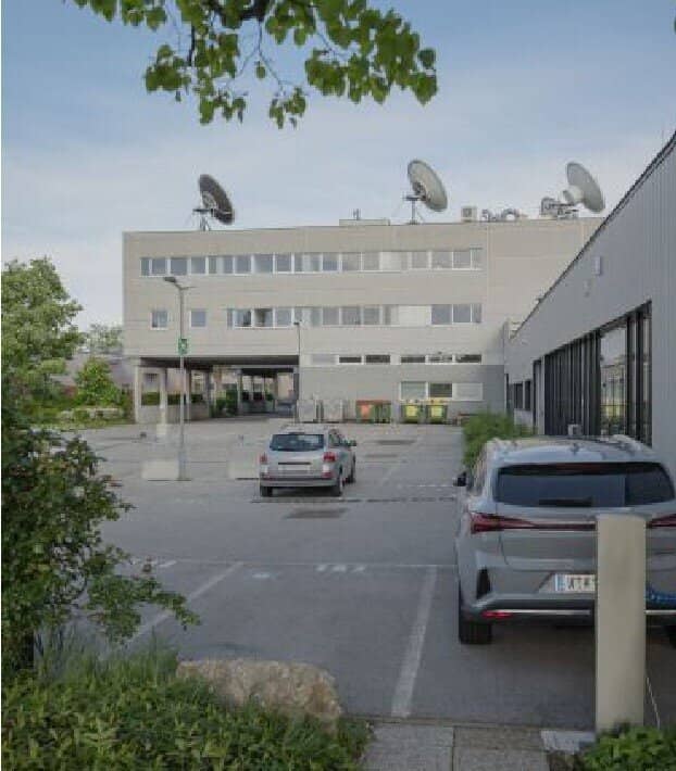 Büro im Gewerbegebiet Rautenweg, modernes Bürohaus, Kantine, Stellplätze verfügbar