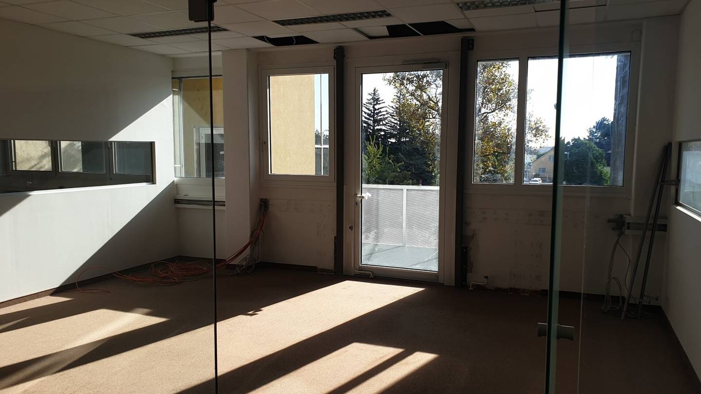 Büro 152 m² mit Lastenlift, Kühlgeräten in Wien-Liesing, 1. OG