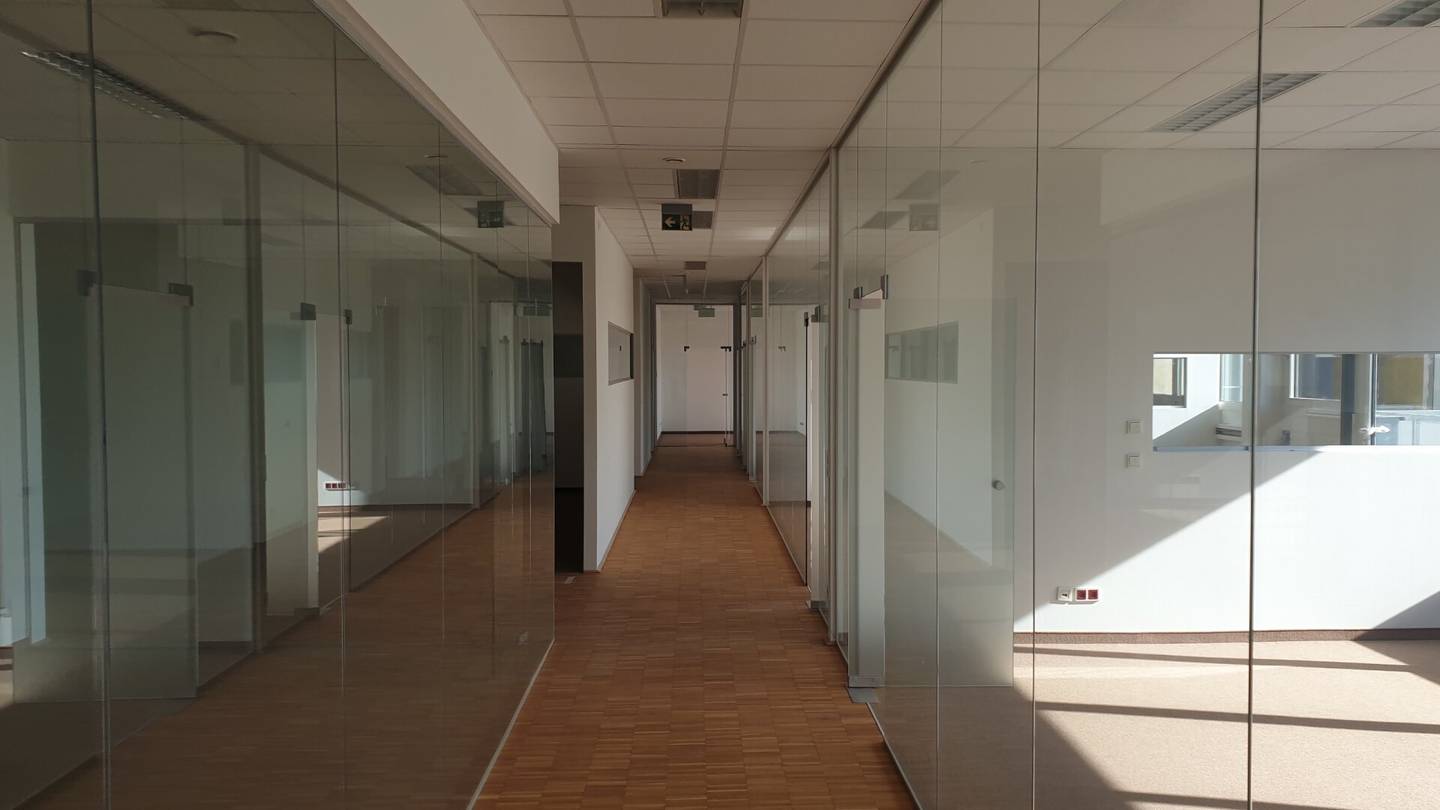 Büro 152 m² mit Lastenlift, Kühlgeräten in Wien-Liesing, 1. OG