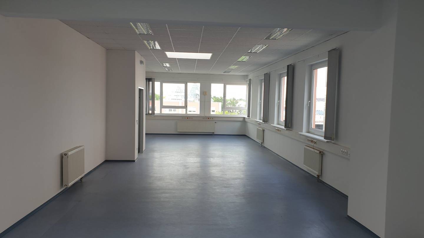 Büro in modernem Gewerbeobjekt
