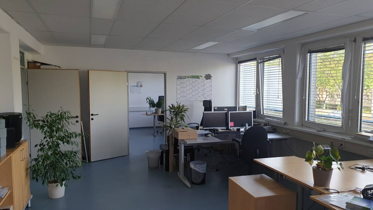Effizientes Büro 165,69 m² mit Stellplätzen in Wien Liesing, U-Bahn nah