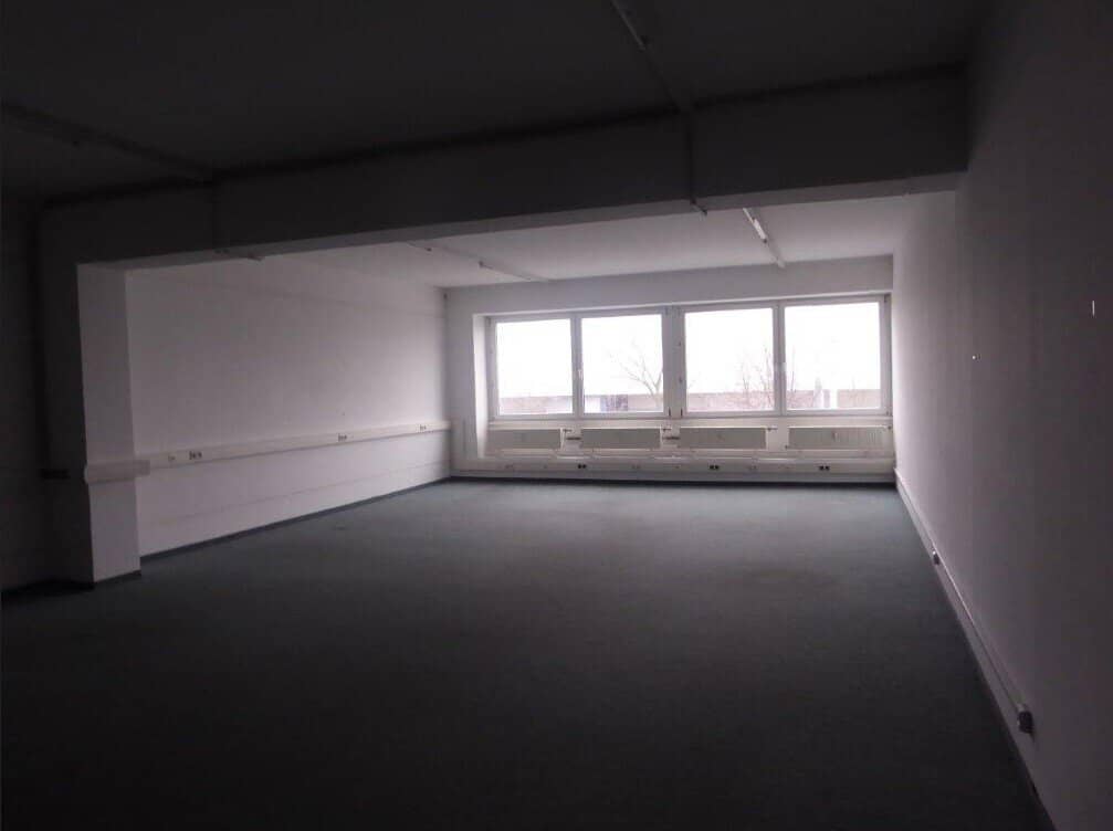 Commercial property, warehouse with office on the first floor, large freight elevator, delivery area