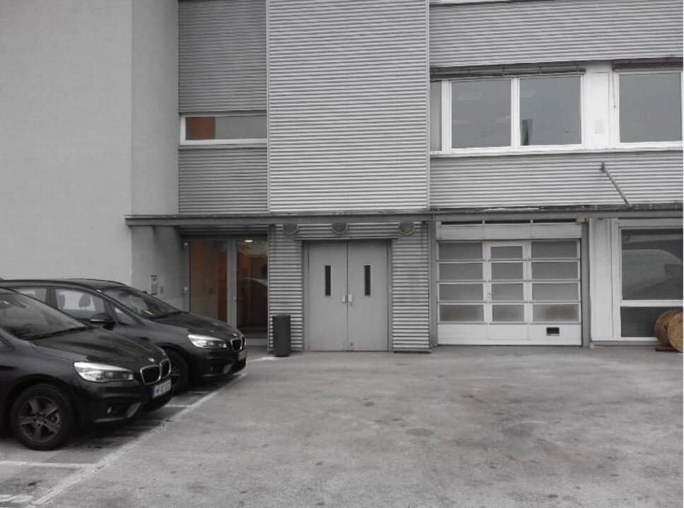 Commercial property, warehouse with office on the first floor, large freight elevator, delivery area