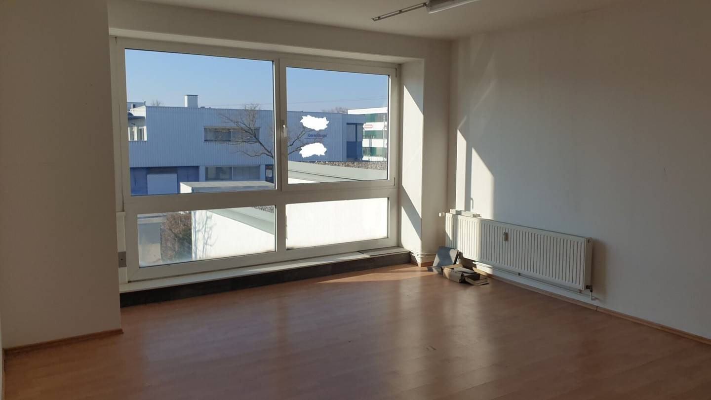 Lager-/Bürofläche im OG mit Lastenlift in Wien-Liesing, 240 m²