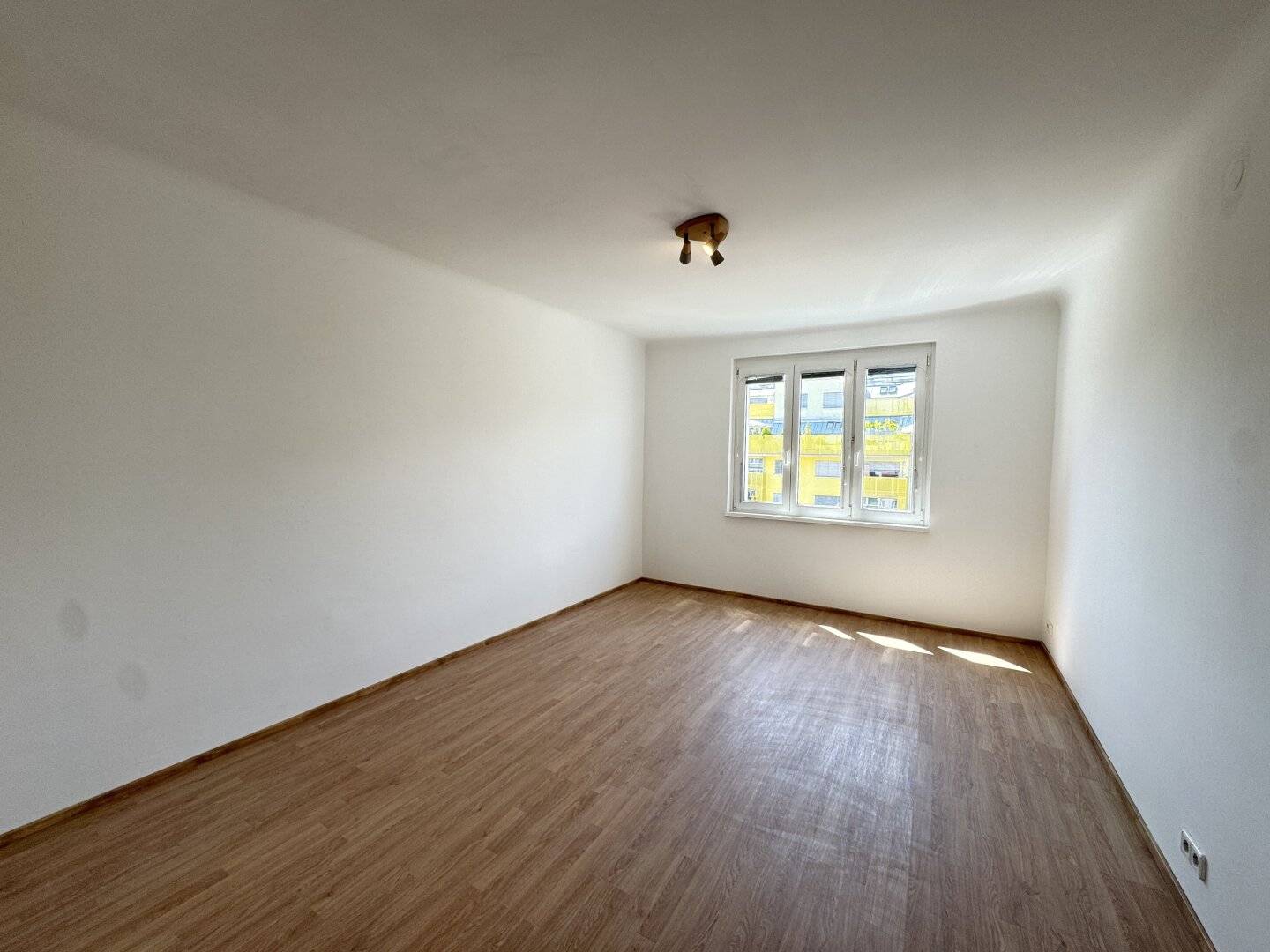 Sanierungsbedürftige 2-Zimmer-Wohnung in Hernals, 55,9 m² Ruhelage