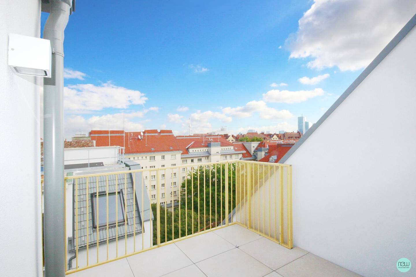 Maisonette apartment with roof terrace and panoramic view