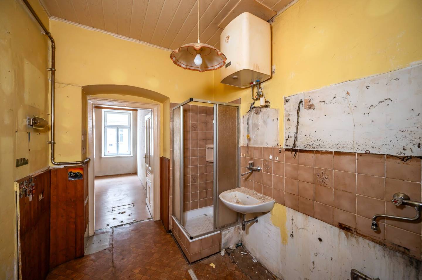 2-Zimmer Altbau-Wohnung in Wien Ottakring renovierungsbedürftig