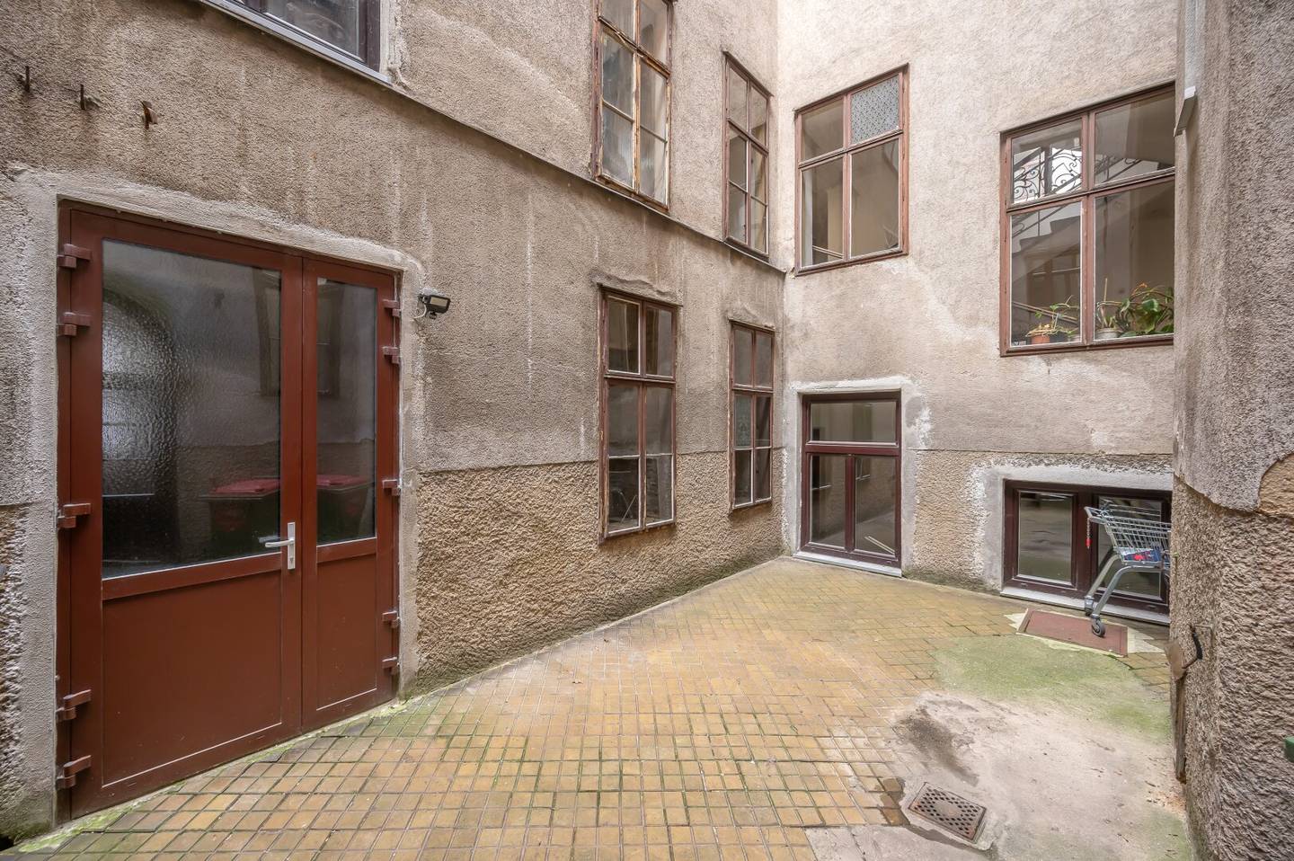 2-Zimmer Altbau-Wohnung in Wien Ottakring renovierungsbedürftig