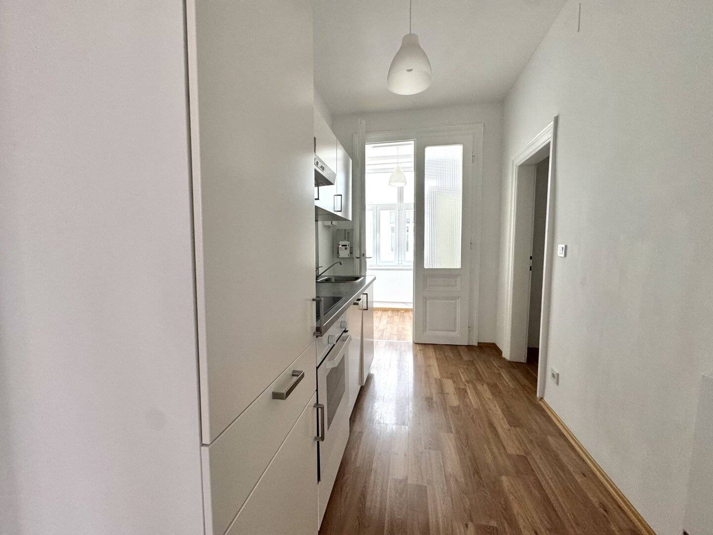 City apartment near U3 Schlachthausgasse, charming old building in quiet location