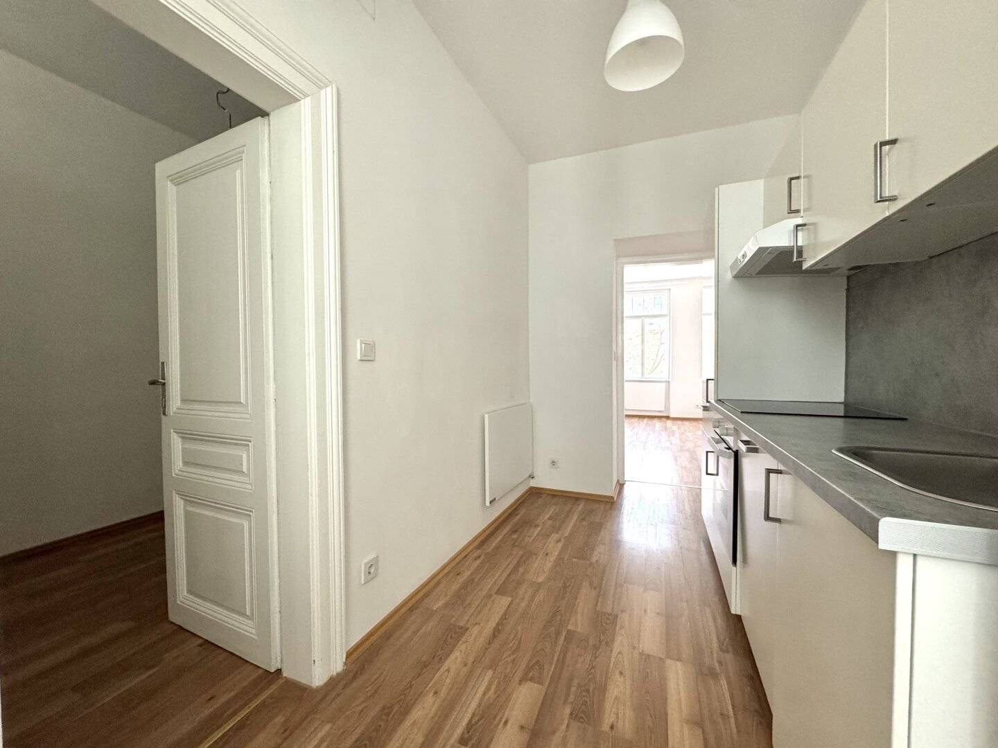 City apartment near U3 Schlachthausgasse, charming old building in quiet location
