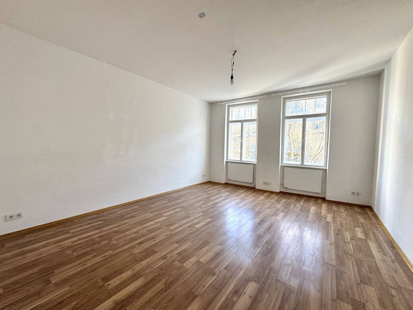 City apartment near U3 Schlachthausgasse, charming old building in quiet location