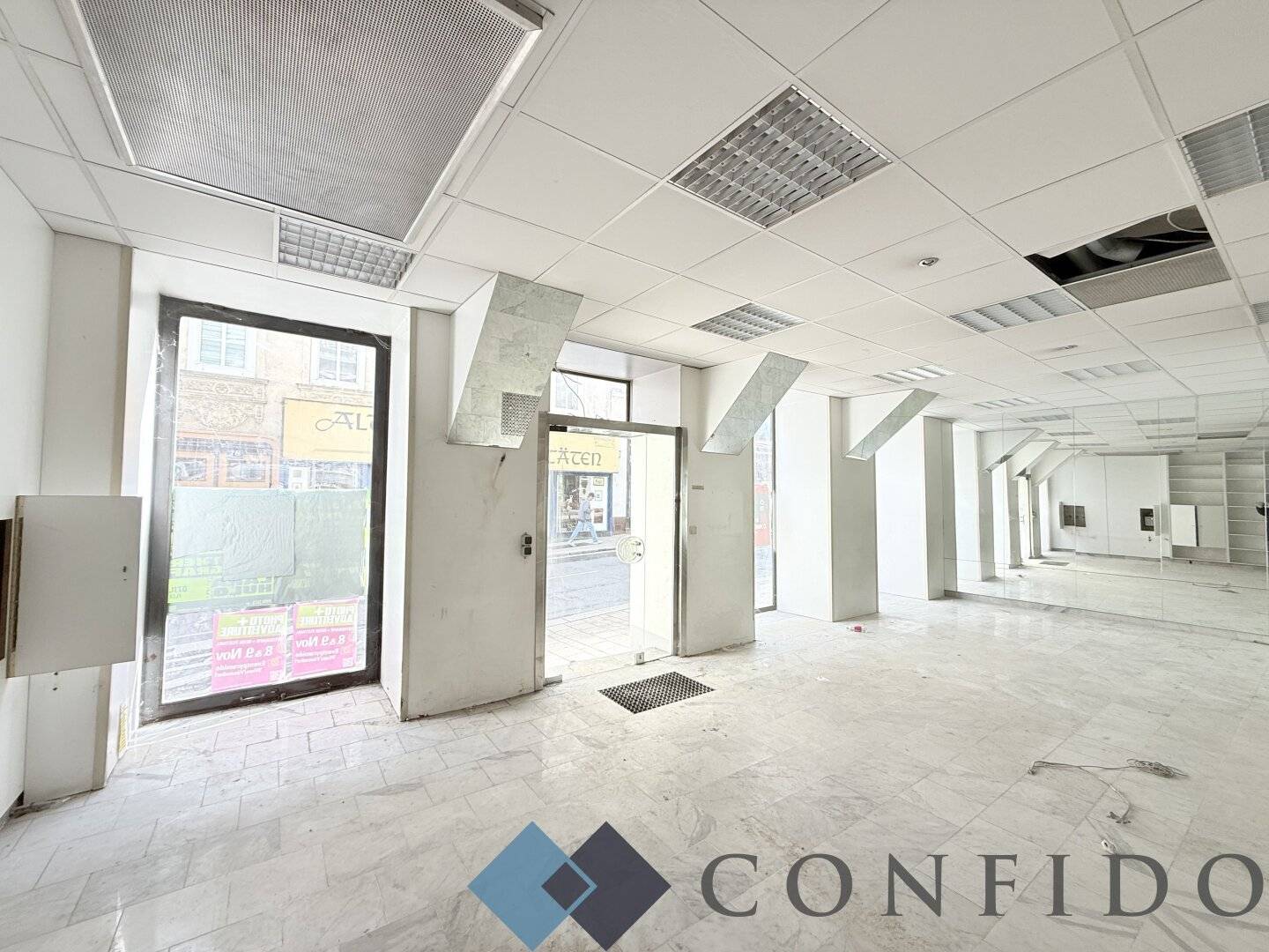 Neubaugasse commercial premises with potential in an urban trendy location