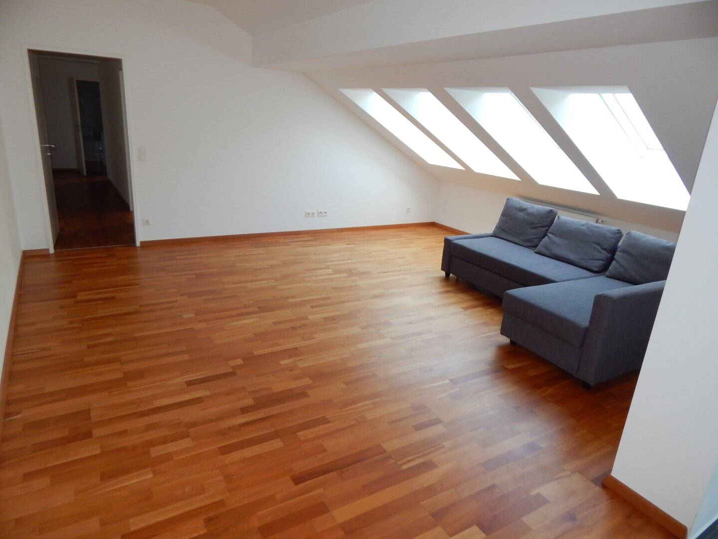 Dachgeschosswohnung hell Innenhof Grünblick