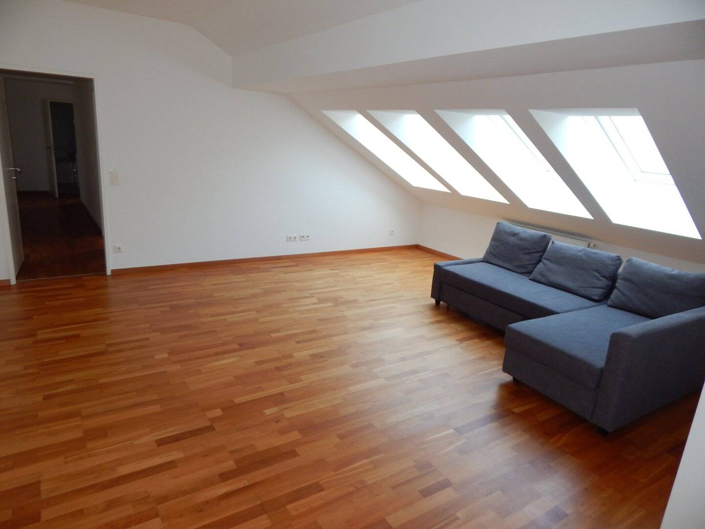 Dachgeschosswohnung hell Innenhof Grünblick