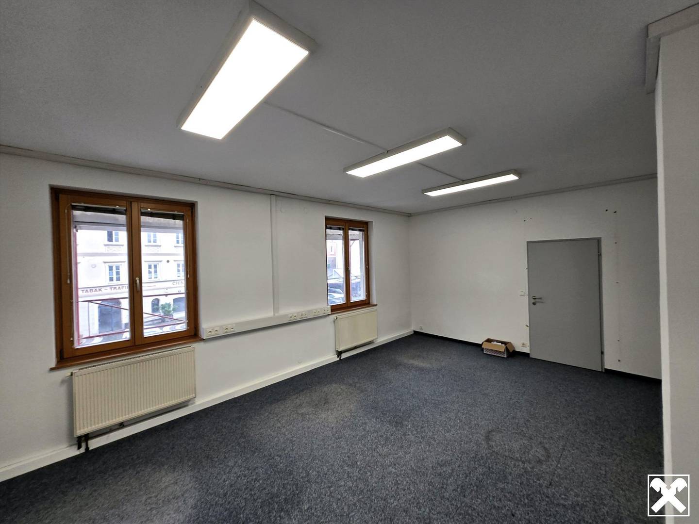 Helle Büroräume in Zentrumsnähe in Haag zu vermieten