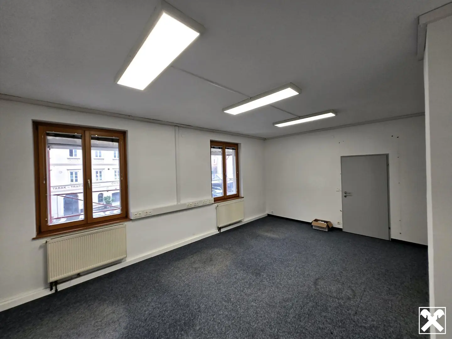 Helle Büroräume in Zentrumsnähe in Haag zu vermieten