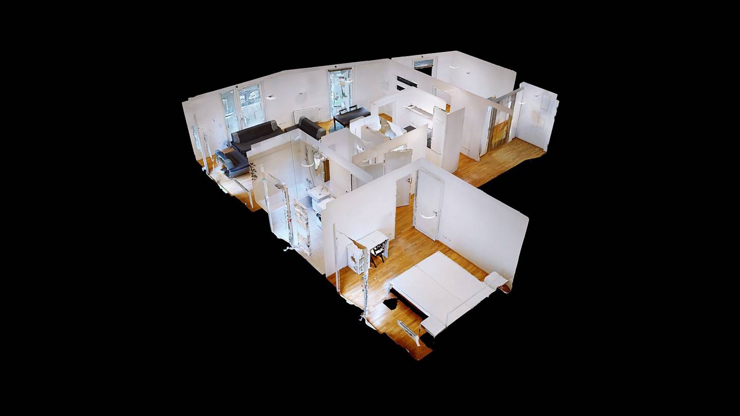 Freshly renovated 3-room apartment with loggia on 105 m² of usable living space near UNO-CITY