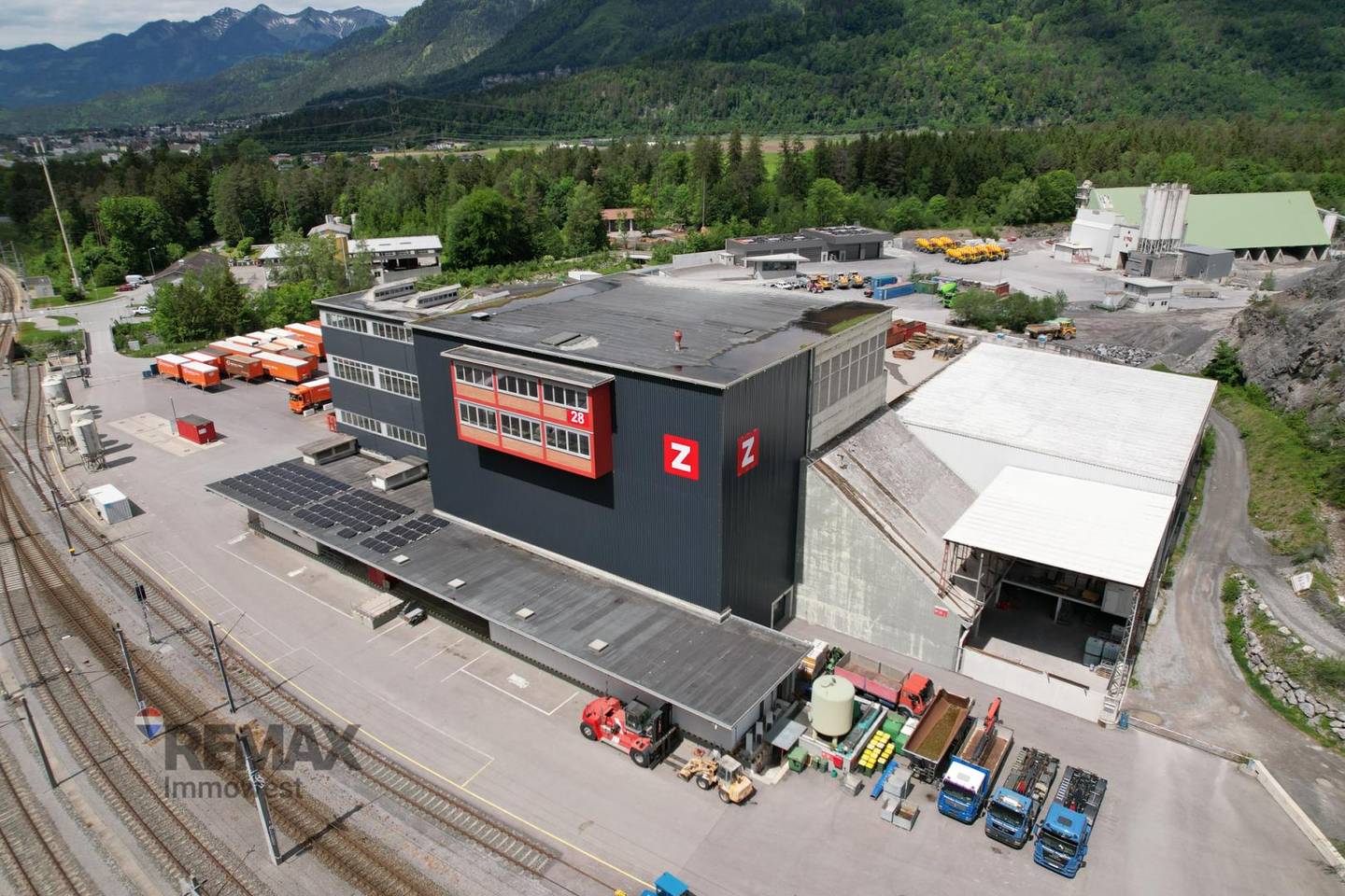 Halle/Lagerfläche in Lorüns bei Bludenz, Rohbau, Fußbodenheizung