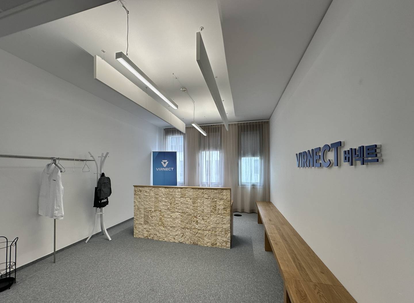 Apartment office space at Austria Campus 2 Garage the unheard proper way?  Wait no