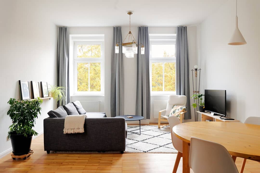 Apartment in central Linz with inner courtyard garden and historic charm