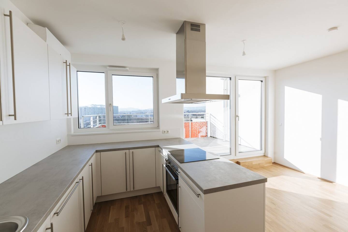 Provisionsfrei! Erstbezug - Wunderschöne Vier-Zimmer-Wohnung mit Loggia!