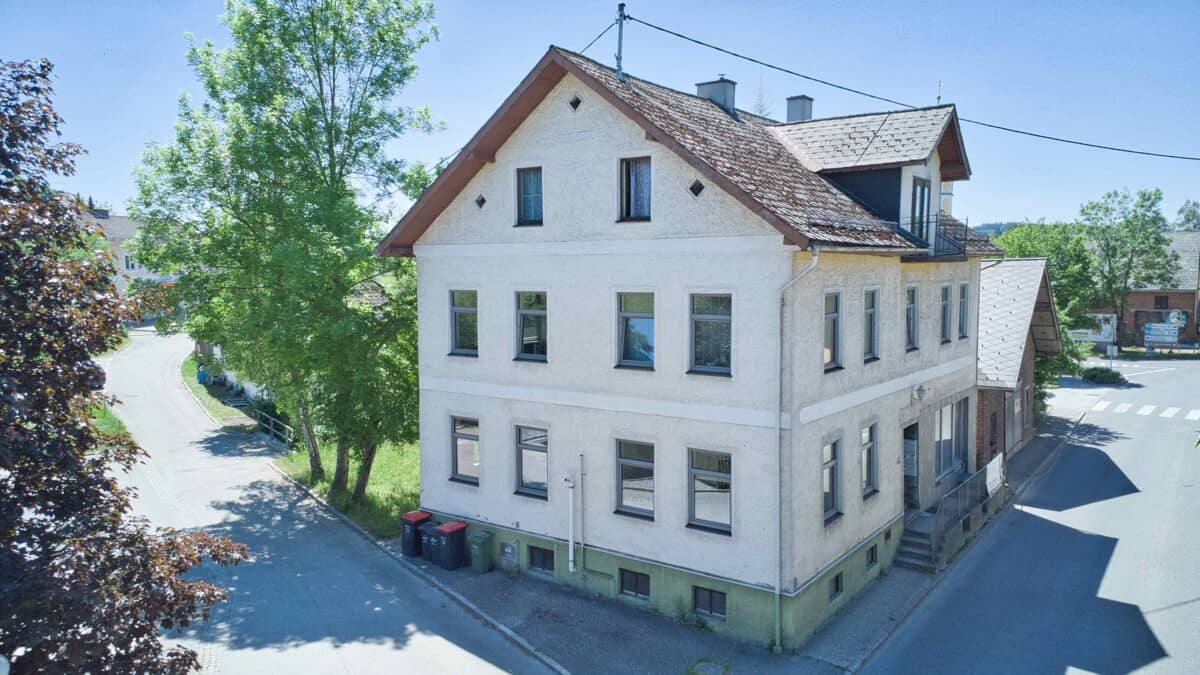 Anlegerobjekt: Mehrfamilienhaus in Ungenach mit 2 vermieteten Wohnungen