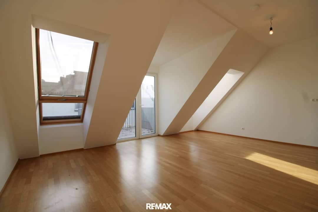 Wohnzimmer mit Dachflächenfenstern