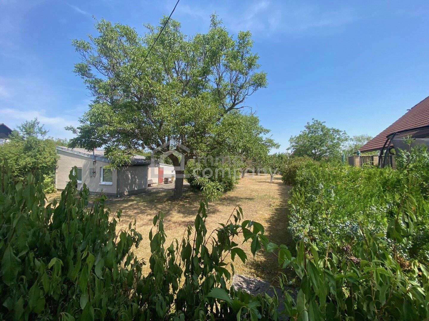 1,108 m² large plot with existing house in a good location in Baden bei Wien