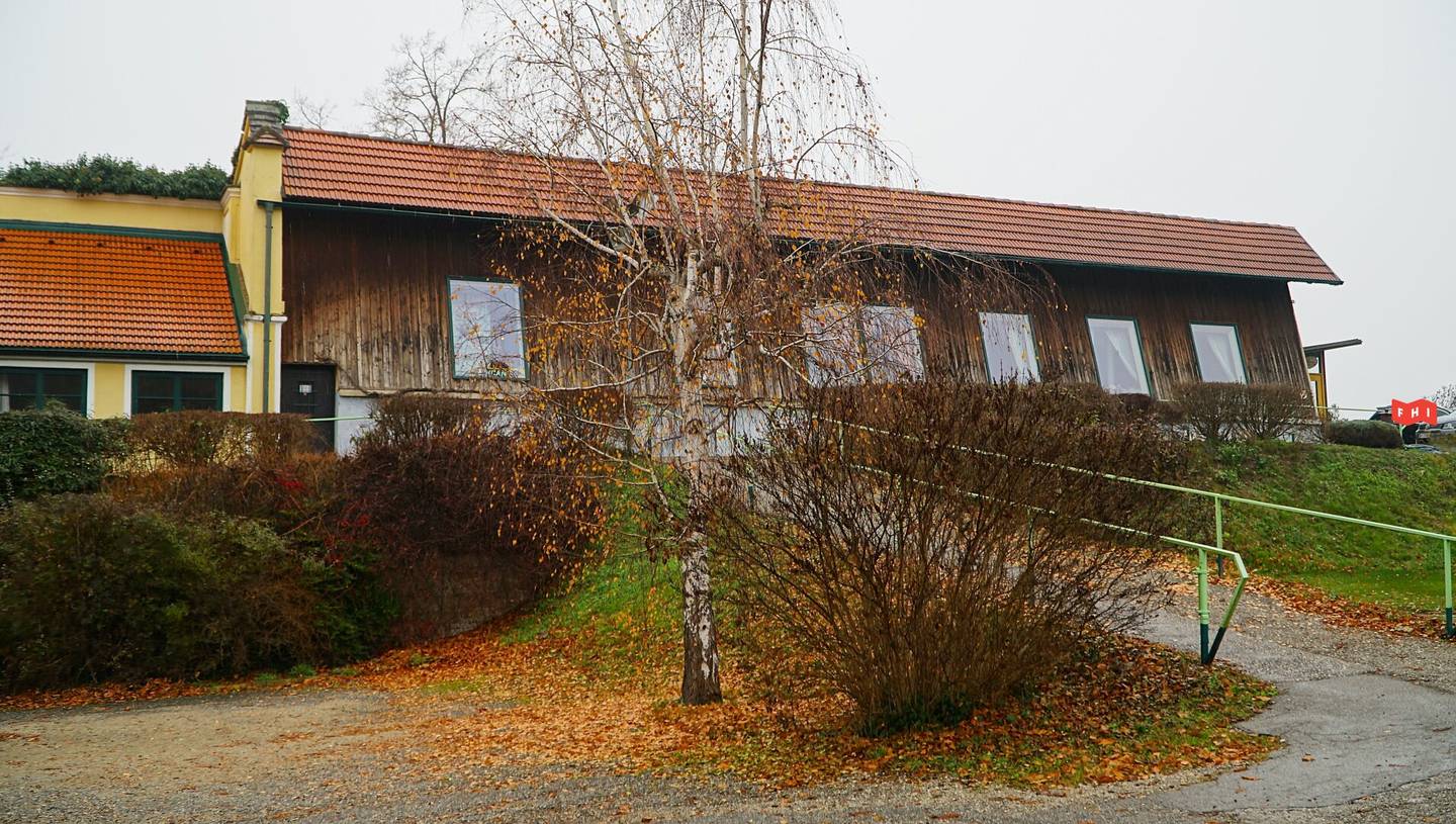 Dreamlike gastro property in the Wachau at the foot of a ruin Donauterrasse perfect for fine gastronomy or gourmet temple