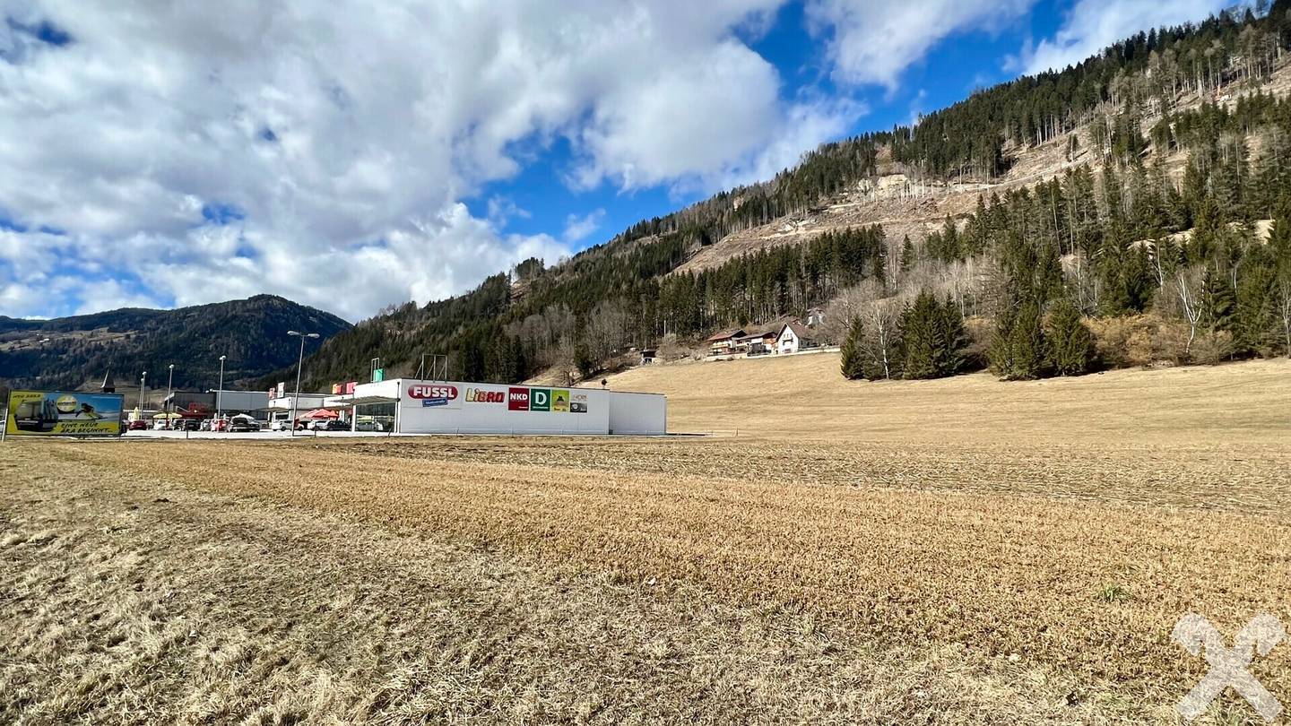 Gewerbegrund in Frequenzlage nahe Murau – 4.860 m², ebene Fläche