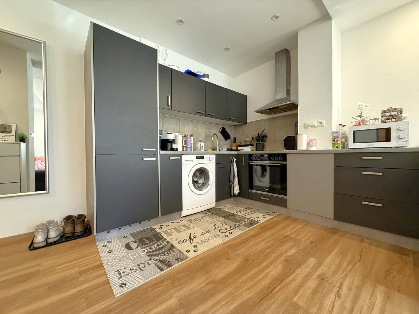 Bright apartment with balcony right on Kirchplatz in Götzens