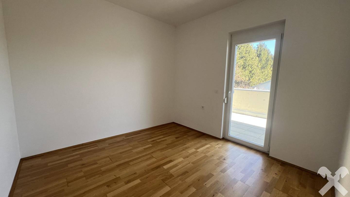 Apartment first occupancy with sun terrace and carport