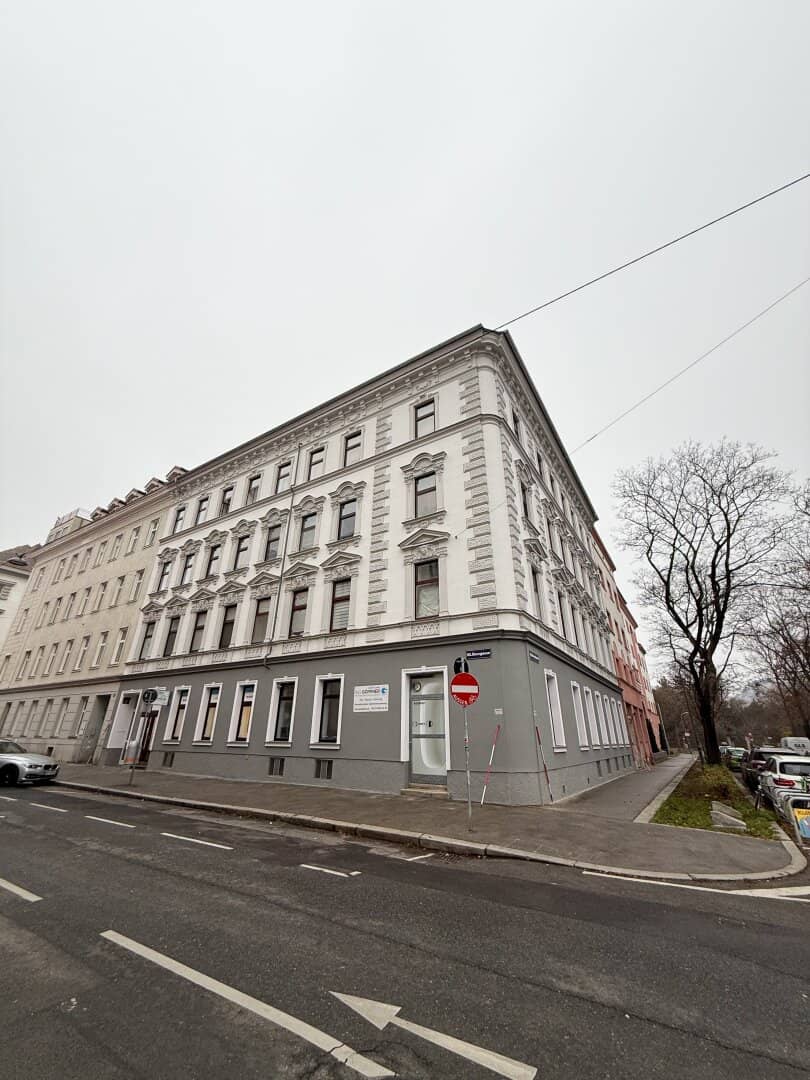 Well-maintained commercial space 208 m² with terrace 1100 Vienna