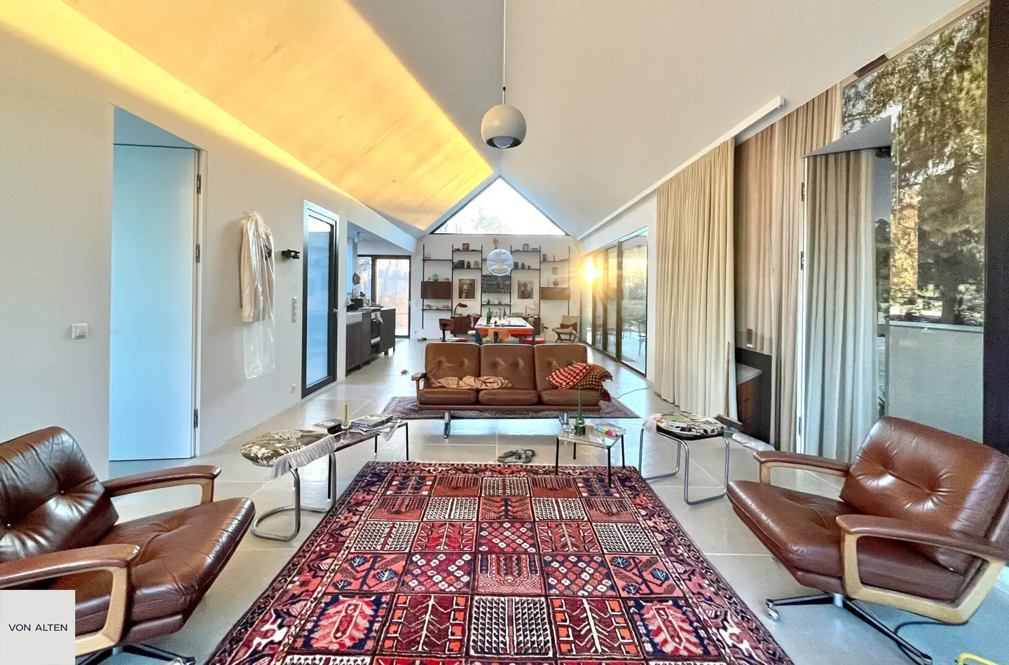 Character house with design ambitions on a generous plot
