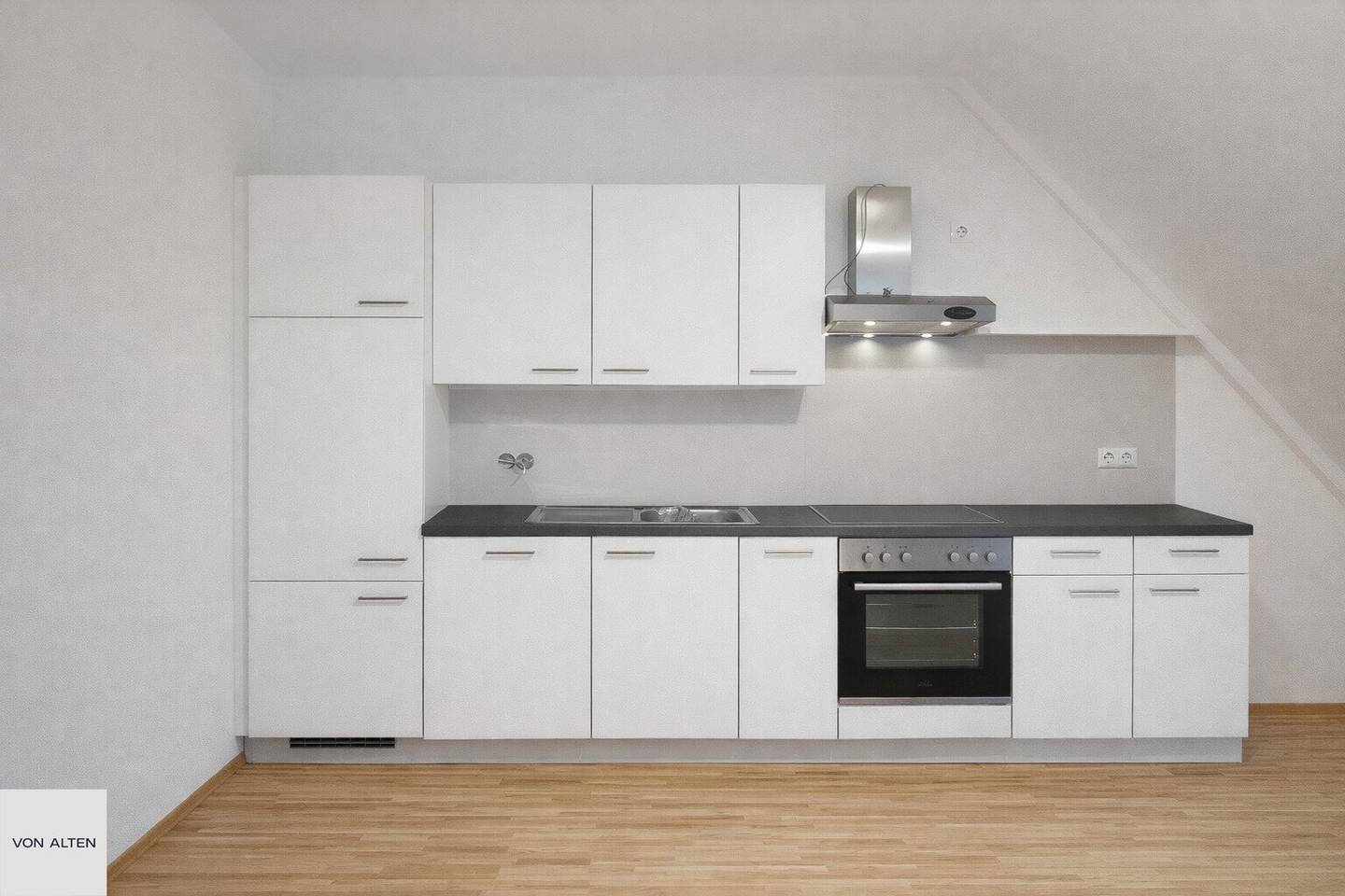 Renovated attic apartment with loggia and lift