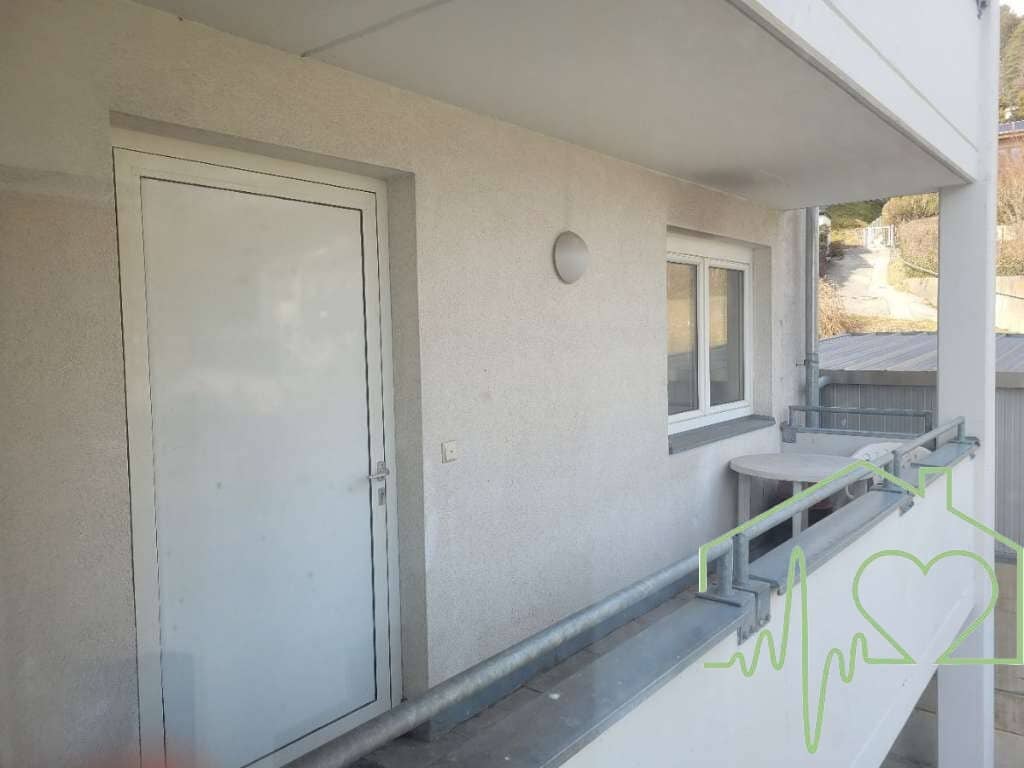 Apartment quiet hillside balcony Nordkette view