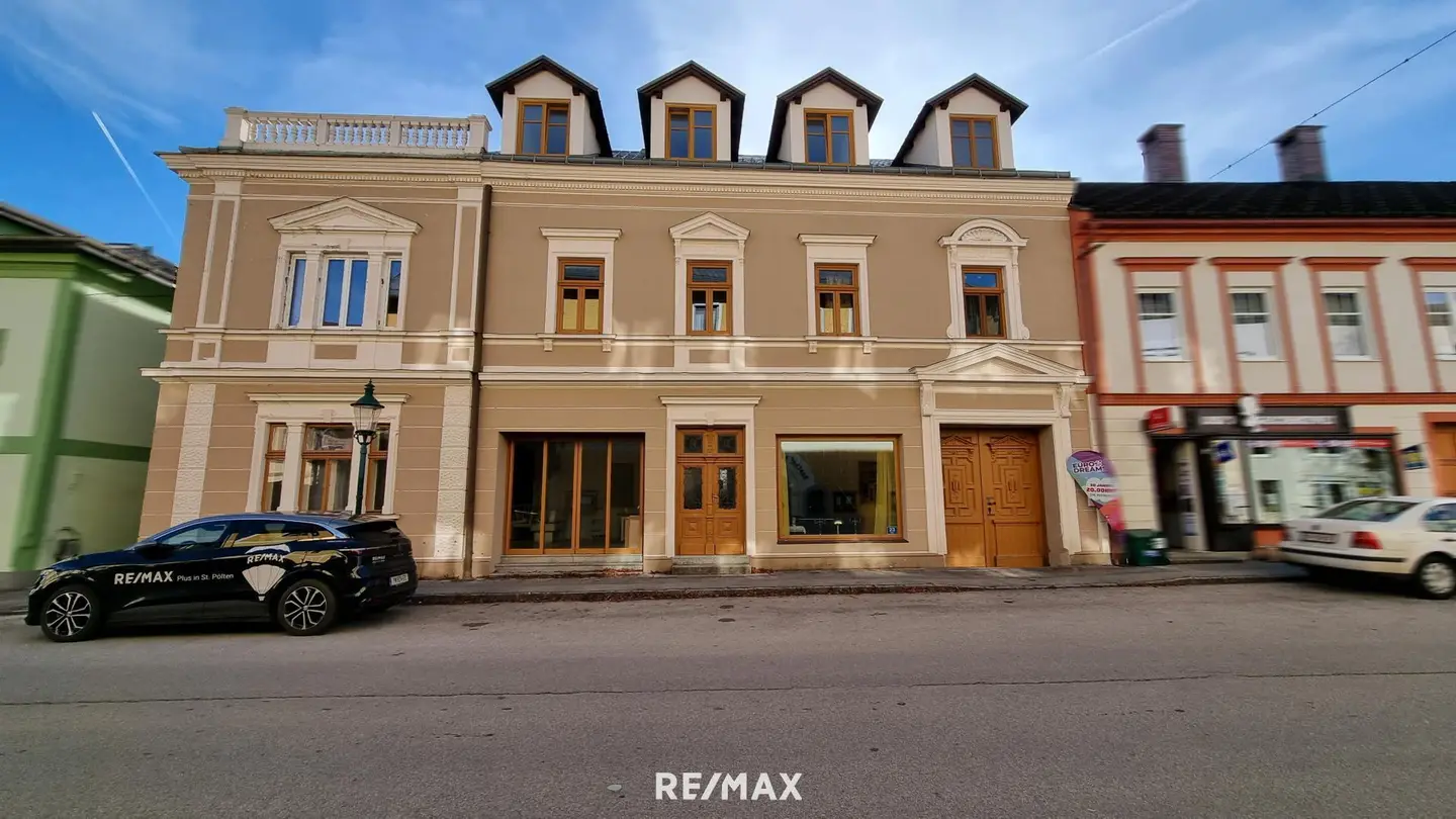 Zinshaus in Türnitz mit Innenhof und Nebengebäude, 656 m² Nutzfläche