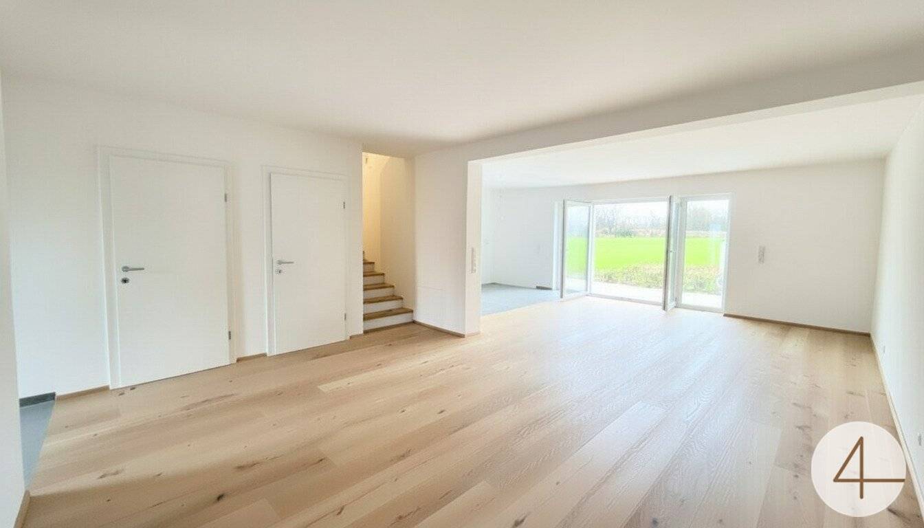 Semi-detached house in a quiet residential development